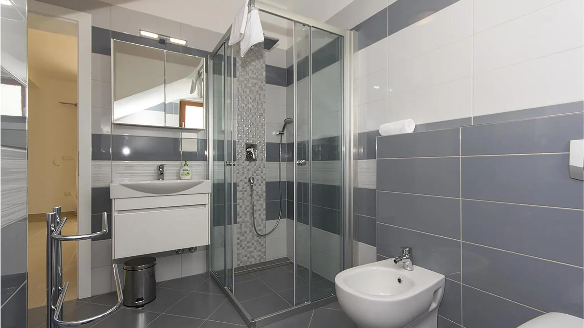Nyaraló 4 Bedroom Cozy Home In Vodnjan
